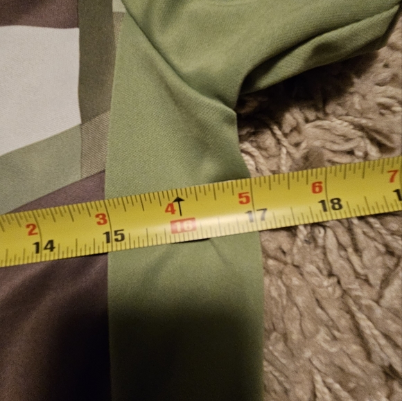 Sugoi half zip sport shirt size M - Picture 6 of 10